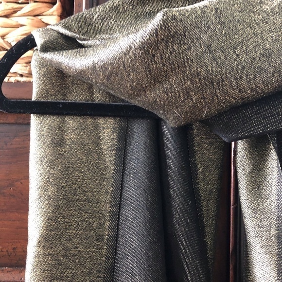 Metallic gold and black reversible scarf/wrap with fringe - Picture 3 of 3